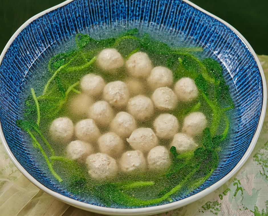 清鸡汤汆手打肉丸