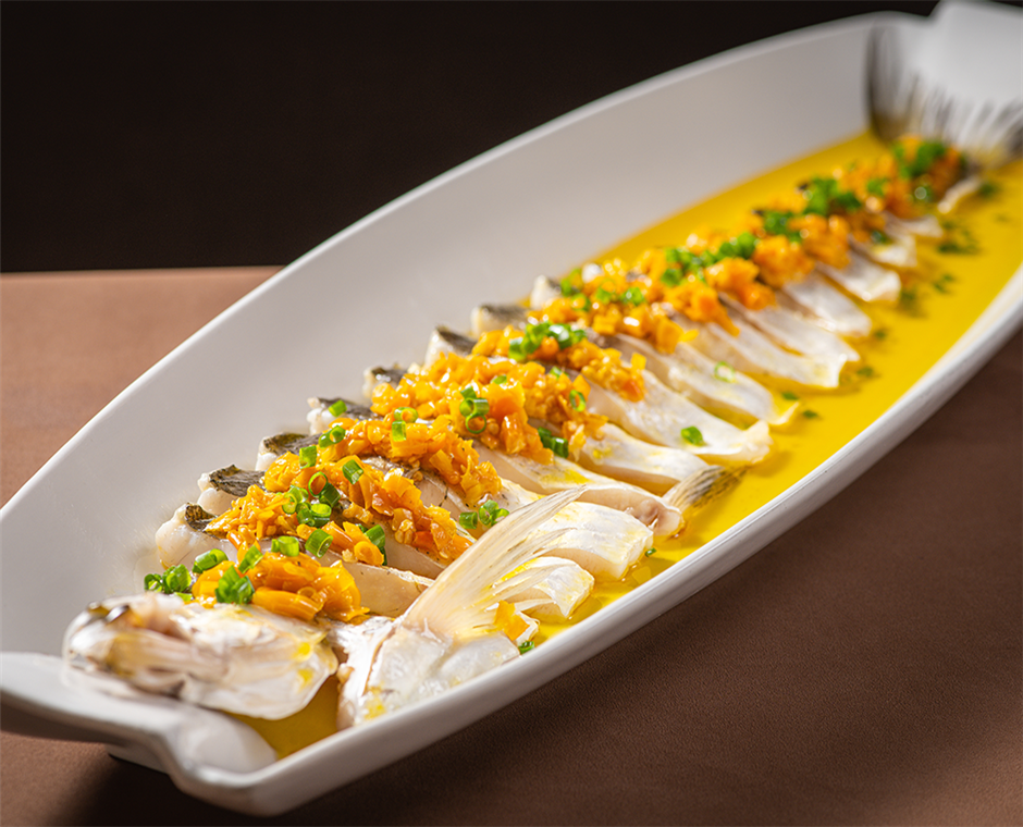 金椒酱蒸大白鱼