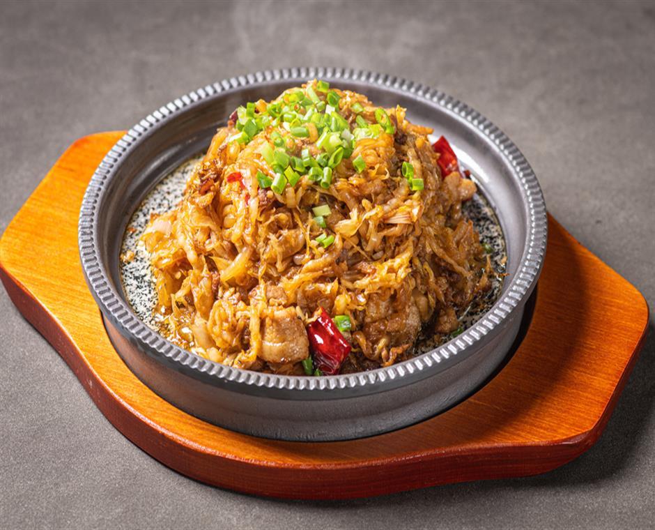 石板五花肉煎酸菜